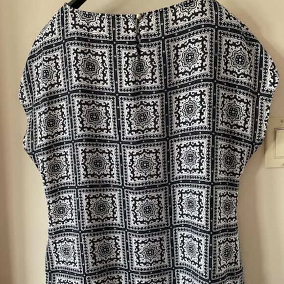 Banana Republic Blue/White Squares Sleeveless Blouse  Size L - Picture 5 of 5
